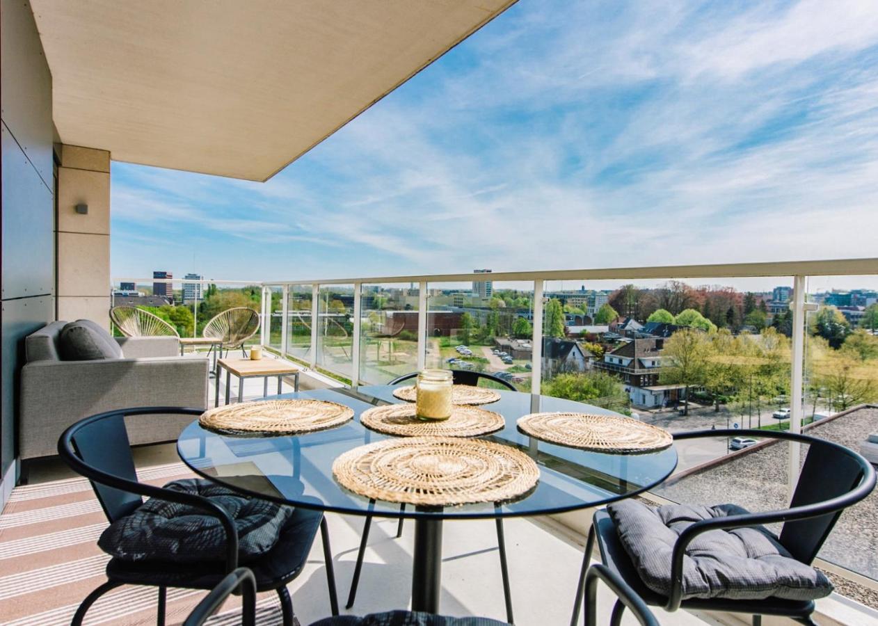 Shs Homes-Luxe Highrise, 2 Bedrooms, Kitchen, Free Parking, Stunning View, Large Tarrasse, Workspace 哈瑟尔特 外观 照片