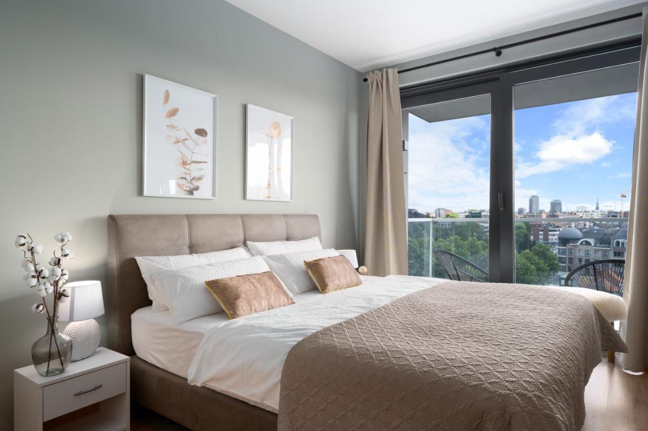 Shs Homes-Luxe Highrise, 2 Bedrooms, Kitchen, Free Parking, Stunning View, Large Tarrasse, Workspace 哈瑟尔特 外观 照片