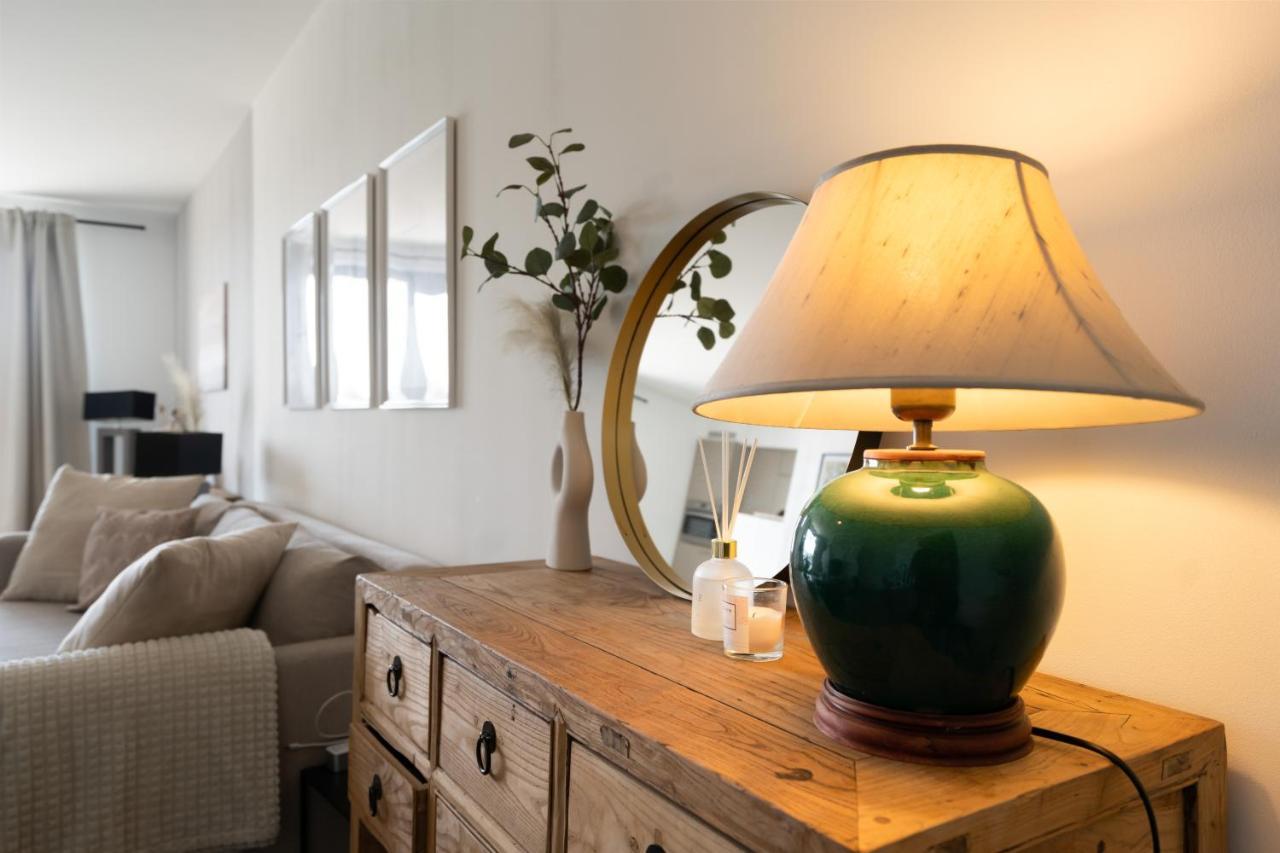 Shs Homes-Luxe Highrise, 2 Bedrooms, Kitchen, Free Parking, Stunning View, Large Tarrasse, Workspace 哈瑟尔特 外观 照片