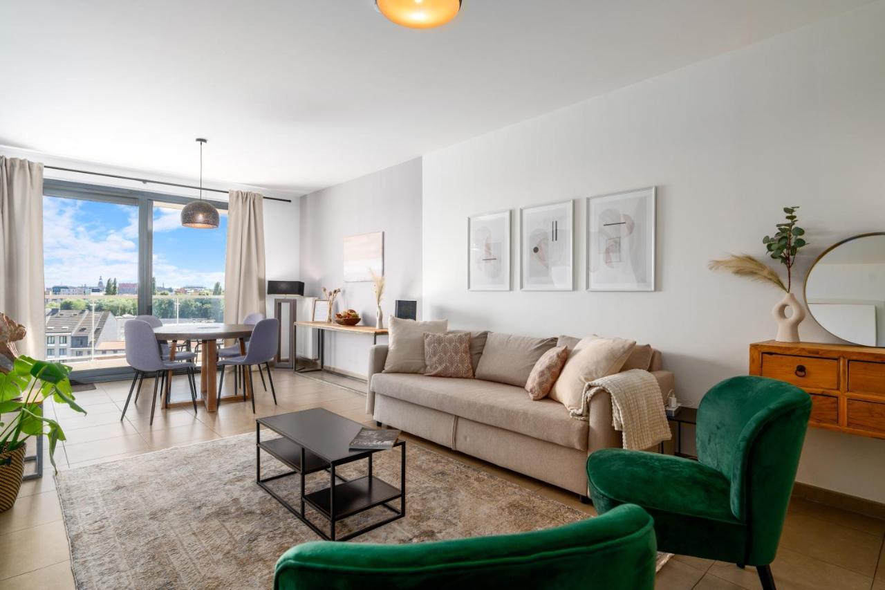 Shs Homes-Luxe Highrise, 2 Bedrooms, Kitchen, Free Parking, Stunning View, Large Tarrasse, Workspace 哈瑟尔特 外观 照片