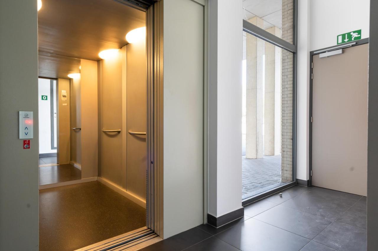 Shs Homes-Luxe Highrise, 2 Bedrooms, Kitchen, Free Parking, Stunning View, Large Tarrasse, Workspace 哈瑟尔特 外观 照片